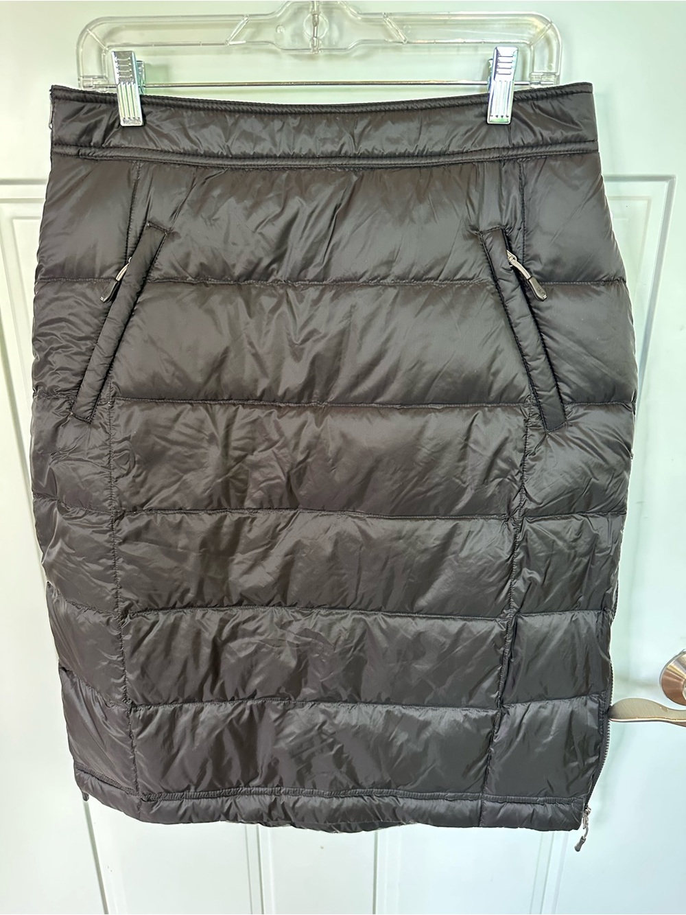 NWT Adventure Quilted Black Puffer Skirt Lightweight Insulated Pockets Knee Leng